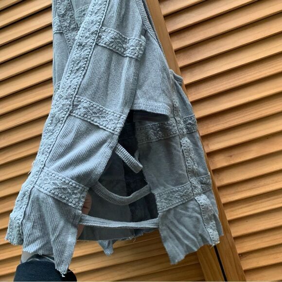 POL High Neck Tank Top Size Small - Picture 3 of 6